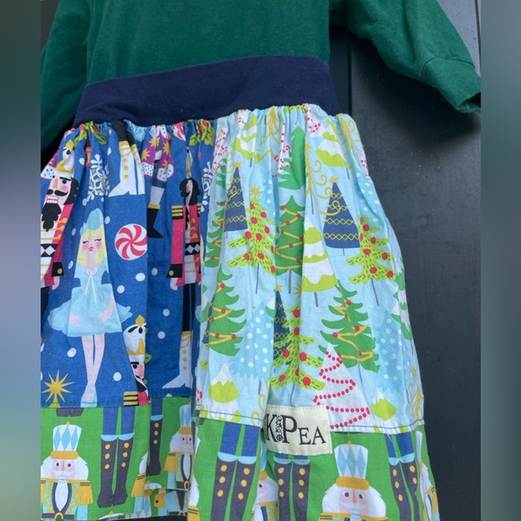 K Pea nutcracker dress - Picture 2 of 4